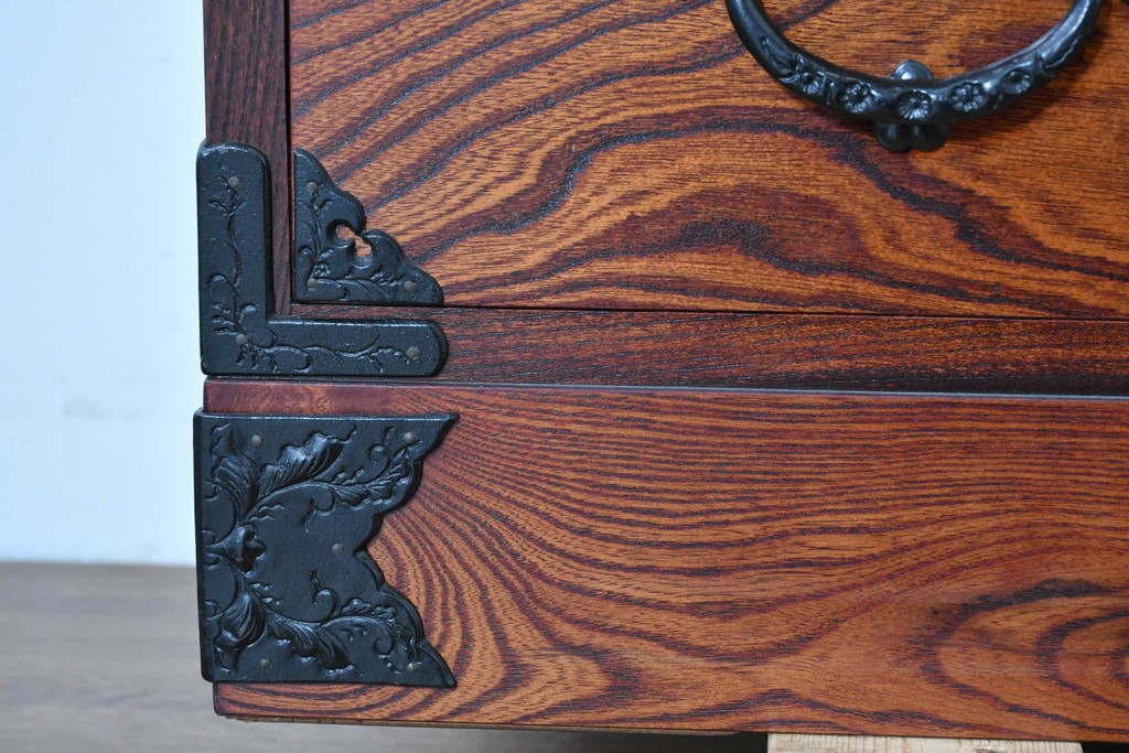 中古　岩谷堂箪笥　漆塗り　波打つ木目が美しい三尺整理箪笥　(R-086279)