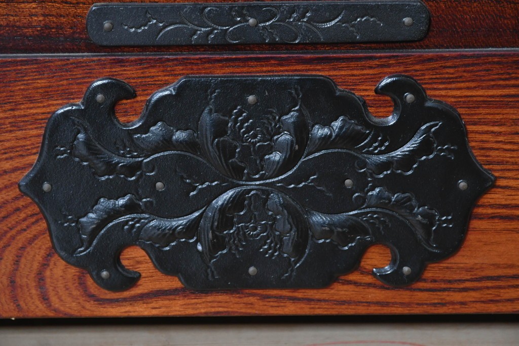 中古　岩谷堂箪笥　漆塗り　波打つ木目が美しい三尺整理箪笥　(R-086279)