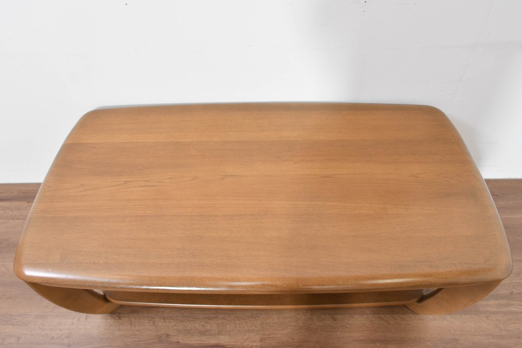 中古　カリモク家具(karimoku)　楢(ナラ)材　棚付きで使い勝手の良いセンターテーブル　(R-086280)