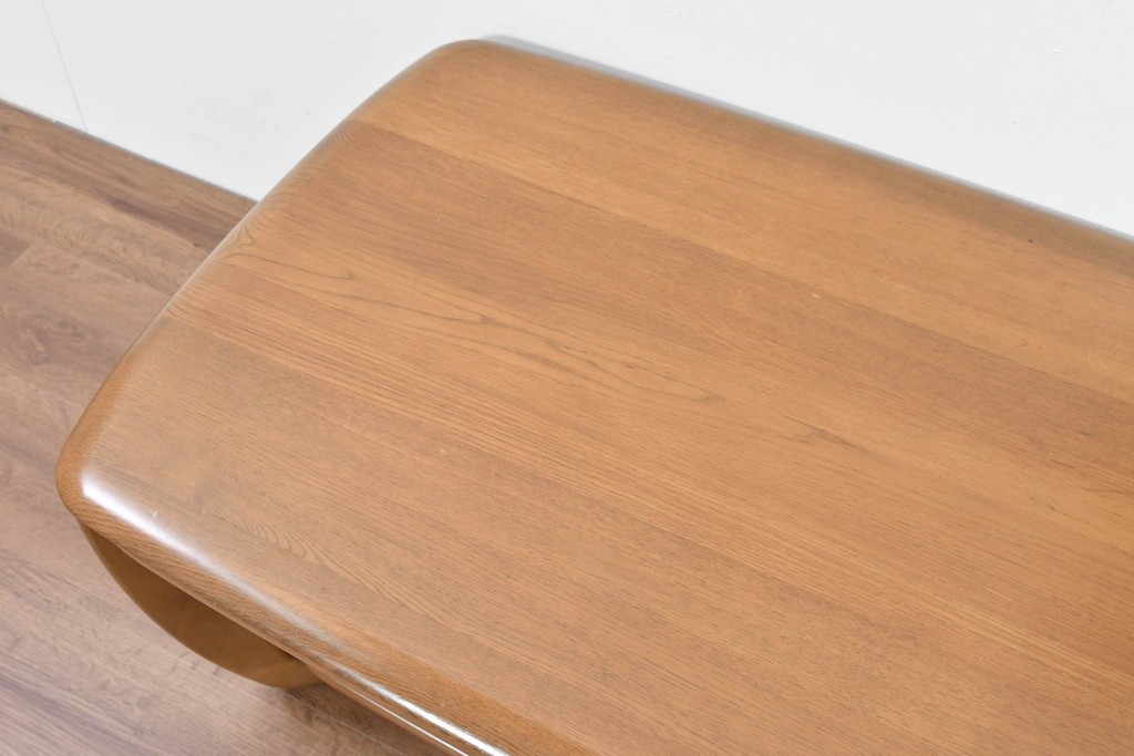 中古　カリモク家具(karimoku)　楢(ナラ)材　棚付きで使い勝手の良いセンターテーブル　(R-086280)