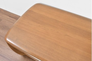 中古　カリモク家具(karimoku)　楢(ナラ)材　棚付きで使い勝手の良いセンターテーブル　(R-086280)