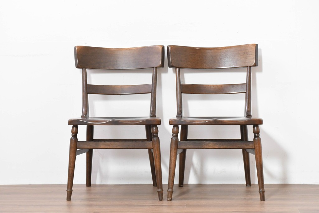 中古　美品　柏木工(KASHIWA)　WILDERNESS(ウィルダネス)　レトロカントリーな素朴さが魅力のダイニングチェア2脚セット　(R-086281)