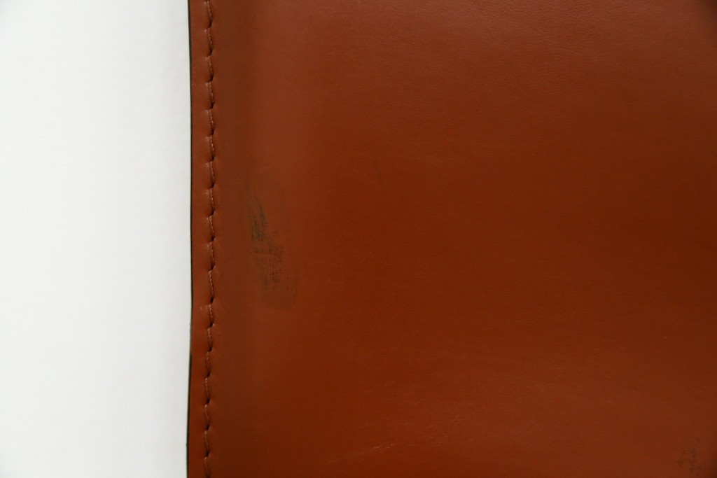 中古　Cassina(カッシーナ)　412 CAB(キャブ)　MARIO BELLINI(マリオ・ベリーニ)　端正なフォルムが魅力のアームレスチェア　現行定価約30万円相当　(R-086286)