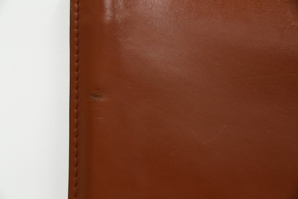 中古　Cassina(カッシーナ)　412 CAB(キャブ)　MARIO BELLINI(マリオ・ベリーニ)　端正なフォルムが魅力のアームレスチェア　現行定価約30万円相当　(R-086286)