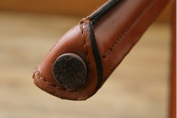 中古　Cassina(カッシーナ)　412 CAB(キャブ)　MARIO BELLINI(マリオ・ベリーニ)　端正なフォルムが魅力のアームレスチェア　現行定価約30万円相当　(R-086286)