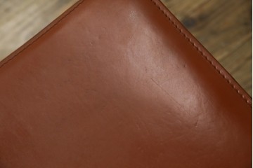 中古　Cassina(カッシーナ)　412 CAB(キャブ)　MARIO BELLINI(マリオ・ベリーニ)　端正なフォルムが魅力のアームレスチェア　現行定価約30万円相当　(R-086286)