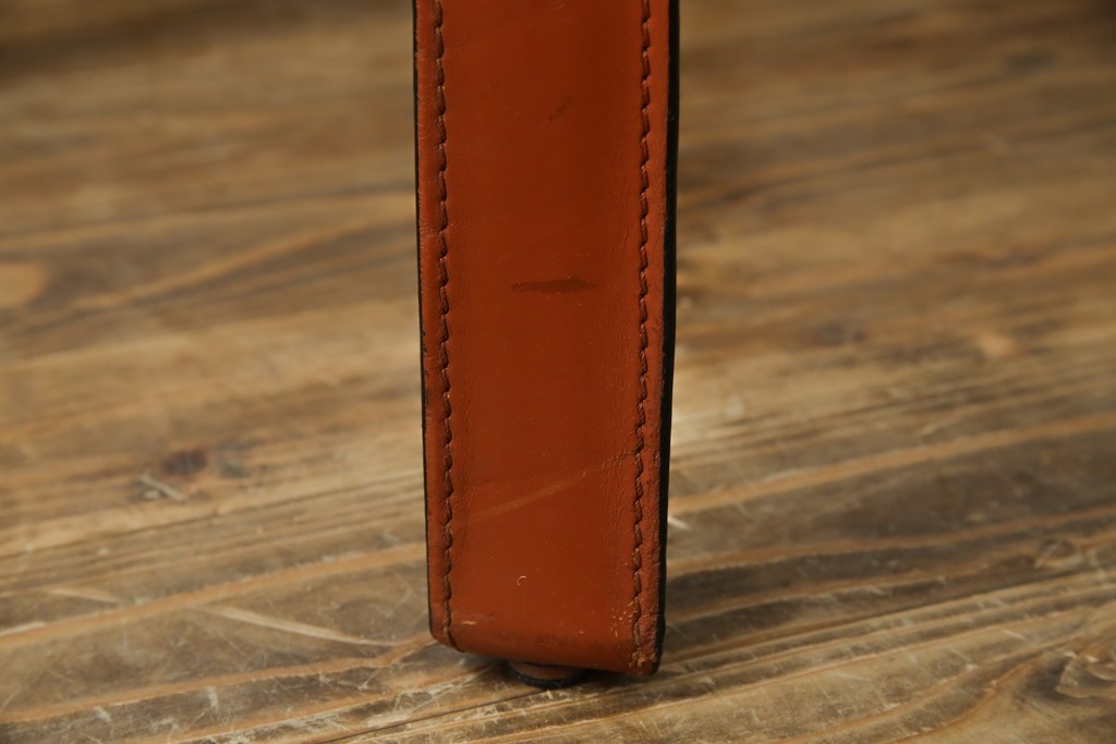 中古　Cassina(カッシーナ)　412 CAB(キャブ)　MARIO BELLINI(マリオ・ベリーニ)　端正なフォルムが魅力のアームレスチェア　現行定価約30万円相当　(R-086286)