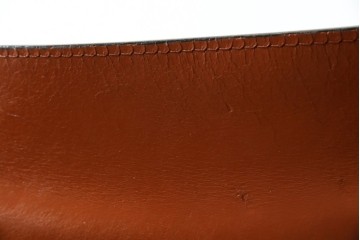 中古　Cassina(カッシーナ)　412 CAB(キャブ)　MARIO BELLINI(マリオ・ベリーニ)　端正なフォルムが魅力のアームレスチェア　現行定価約30万円相当　(R-086286)