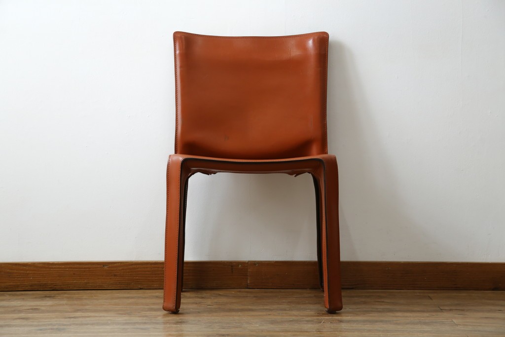 中古　Cassina(カッシーナ)　412 CAB(キャブ)　MARIO BELLINI(マリオ・ベリーニ)　端正なフォルムが魅力のアームレスチェア　現行定価約30万円相当　(R-086286)