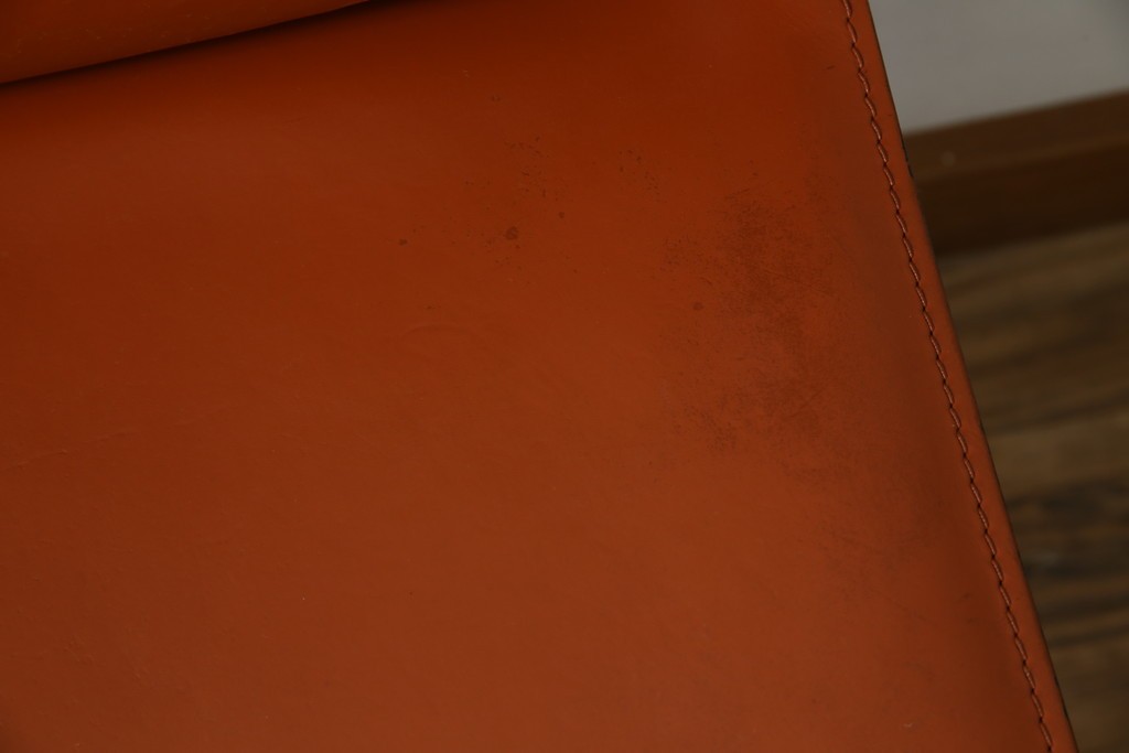 中古　Cassina(カッシーナ)　412 CAB(キャブ)　MARIO BELLINI(マリオ・ベリーニ)　端正なフォルムが魅力のアームレスチェア　現行定価約30万円相当　(R-086286)