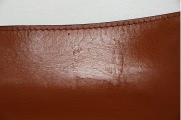 中古　Cassina(カッシーナ)　412 CAB(キャブ)　MARIO BELLINI(マリオ・ベリーニ)　端正なフォルムが魅力のアームレスチェア　現行定価約30万円相当　(R-086286)