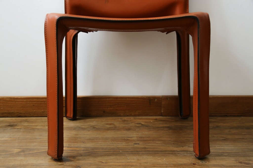 中古　Cassina(カッシーナ)　412 CAB(キャブ)　MARIO BELLINI(マリオ・ベリーニ)　端正なフォルムが魅力のアームレスチェア　現行定価約30万円相当　(R-086286)