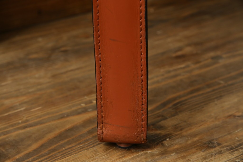 中古　Cassina(カッシーナ)　412 CAB(キャブ)　MARIO BELLINI(マリオ・ベリーニ)　端正なフォルムが魅力のアームレスチェア　現行定価約30万円相当　(R-086286)