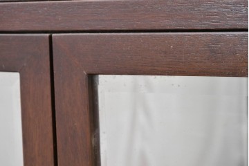 《台輪取り付け加工費込み》　中古　美品　カリモク家具(karimoku)　domani(ドマーニ)　Morganton(モーガントン)　ヒッコリーブラウンの照明付きガラスキャビネット　(R-086287)