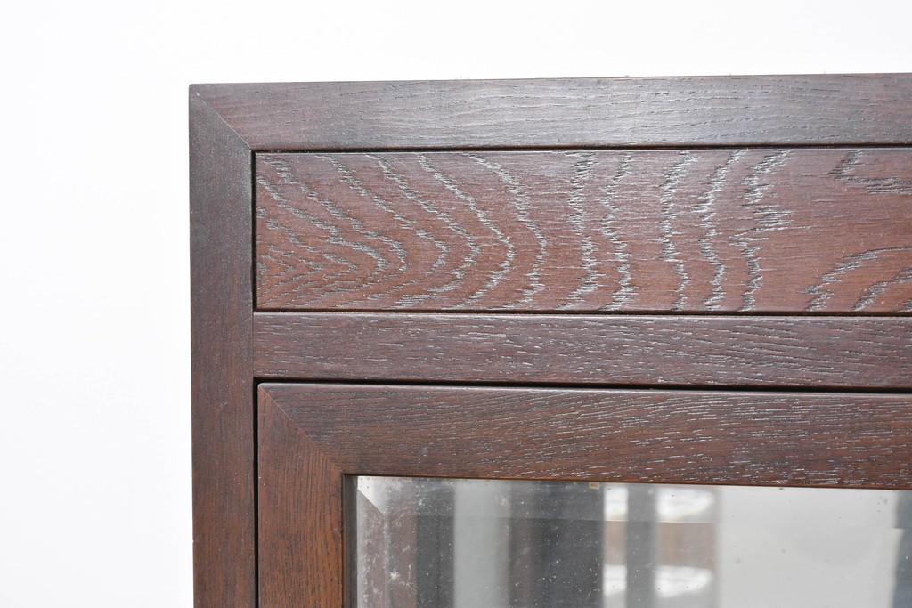 《台輪取り付け加工費込み》　中古　美品　カリモク家具(karimoku)　domani(ドマーニ)　Morganton(モーガントン)　ヒッコリーブラウンの照明付きガラスキャビネット　(R-086287)