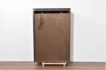 《台輪取り付け加工費込み》　中古　美品　カリモク家具(karimoku)　domani(ドマーニ)　Morganton(モーガントン)　ヒッコリーブラウンの照明付きガラスキャビネット　(R-086287)