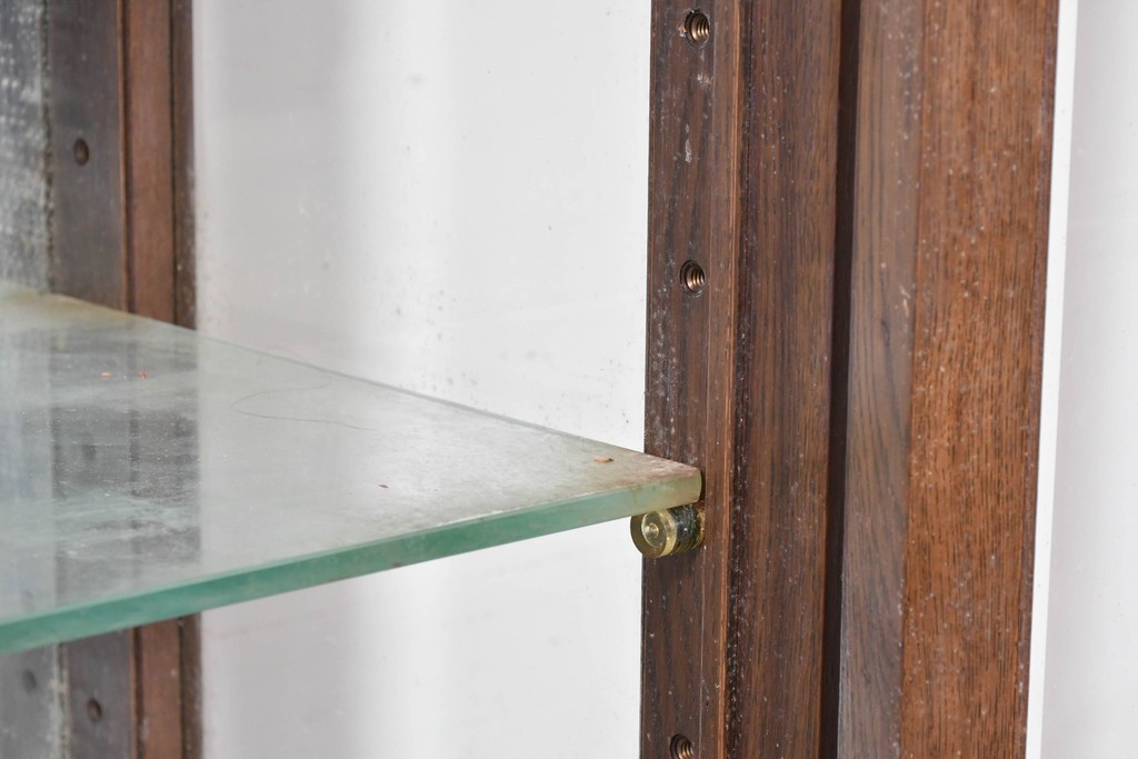 《台輪取り付け加工費込み》　中古　美品　カリモク家具(karimoku)　domani(ドマーニ)　Morganton(モーガントン)　ヒッコリーブラウンの照明付きガラスキャビネット　(R-086287)