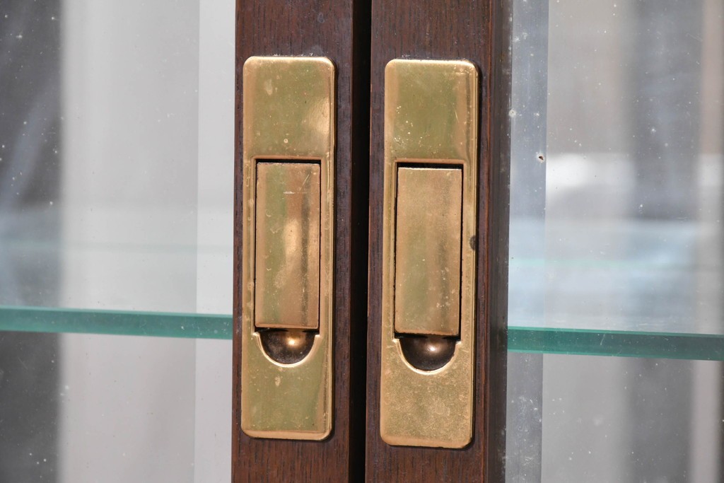 《台輪取り付け加工費込み》　中古　美品　カリモク家具(karimoku)　domani(ドマーニ)　Morganton(モーガントン)　ヒッコリーブラウンの照明付きガラスキャビネット　(R-086287)