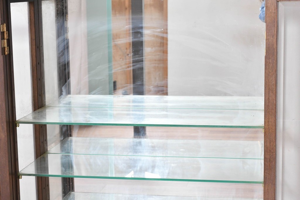 《台輪取り付け加工費込み》　中古　美品　カリモク家具(karimoku)　domani(ドマーニ)　Morganton(モーガントン)　ヒッコリーブラウンの照明付きガラスキャビネット　(R-086287)