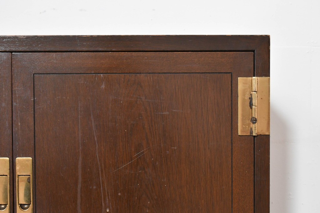 中古　美品　カリモク家具(karimoku)　domani(ドマーニ)　Morganton(モーガントン)　ヒッコリーブラウンにゴールドの金具が映えるキャビネット　(R-086288)