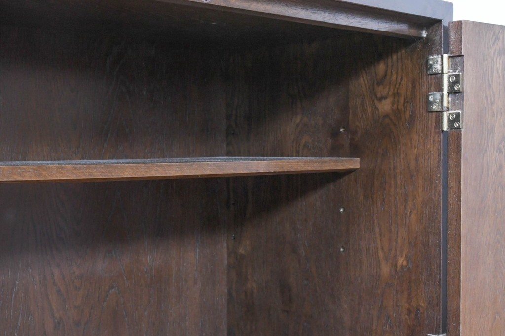 中古　美品　カリモク家具(karimoku)　domani(ドマーニ)　Morganton(モーガントン)　ヒッコリーブラウンにゴールドの金具が映えるキャビネット　(R-086288)