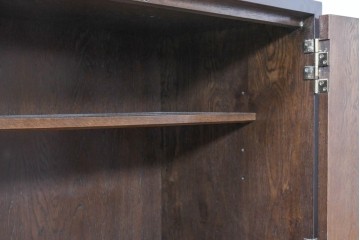 中古　美品　カリモク家具(karimoku)　domani(ドマーニ)　Morganton(モーガントン)　ヒッコリーブラウンにゴールドの金具が映えるキャビネット　(R-086288)