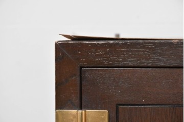 中古　美品　カリモク家具(karimoku)　domani(ドマーニ)　Morganton(モーガントン)　ヒッコリーブラウンにゴールドの金具が映えるキャビネット　(R-086288)