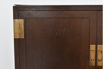 中古　美品　カリモク家具(karimoku)　domani(ドマーニ)　Morganton(モーガントン)　ヒッコリーブラウンにゴールドの金具が映えるキャビネット　(R-086288)