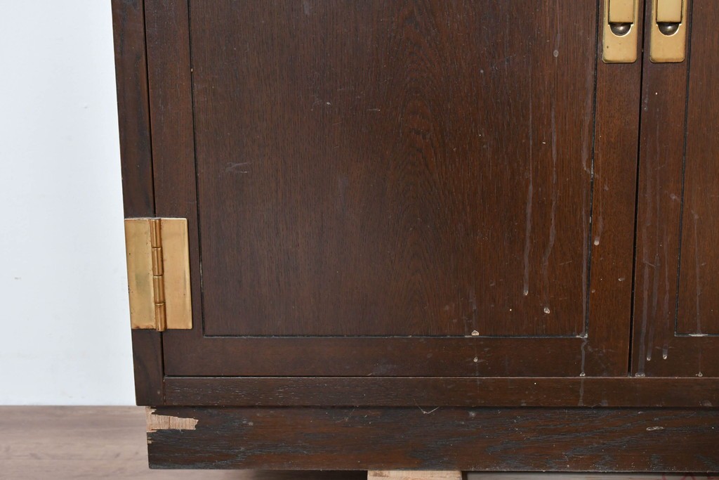 中古　美品　カリモク家具(karimoku)　domani(ドマーニ)　Morganton(モーガントン)　ヒッコリーブラウンにゴールドの金具が映えるキャビネット　(R-086288)