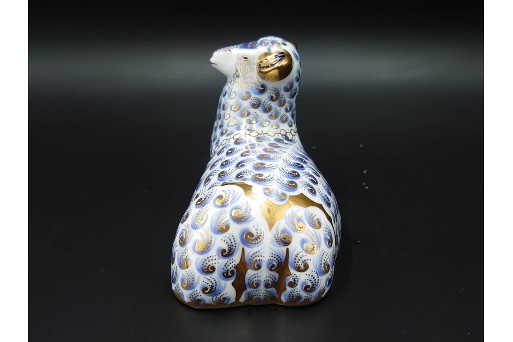 イギリス　ROYAL CROWN DERBY(ロイヤルクラウンダービー)　絶妙な色の濃淡が美しいペンギンと羊のペーパーウェイト2点セット　 (R-086289)