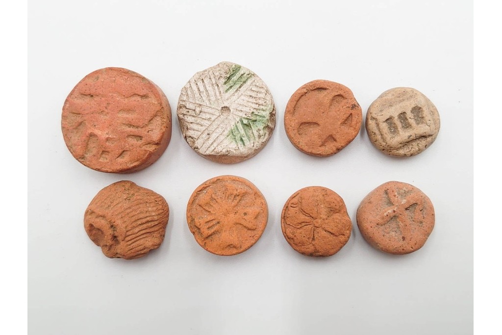 時代物　表情豊かな七福神などの泥面子40点セット　(R-086296)