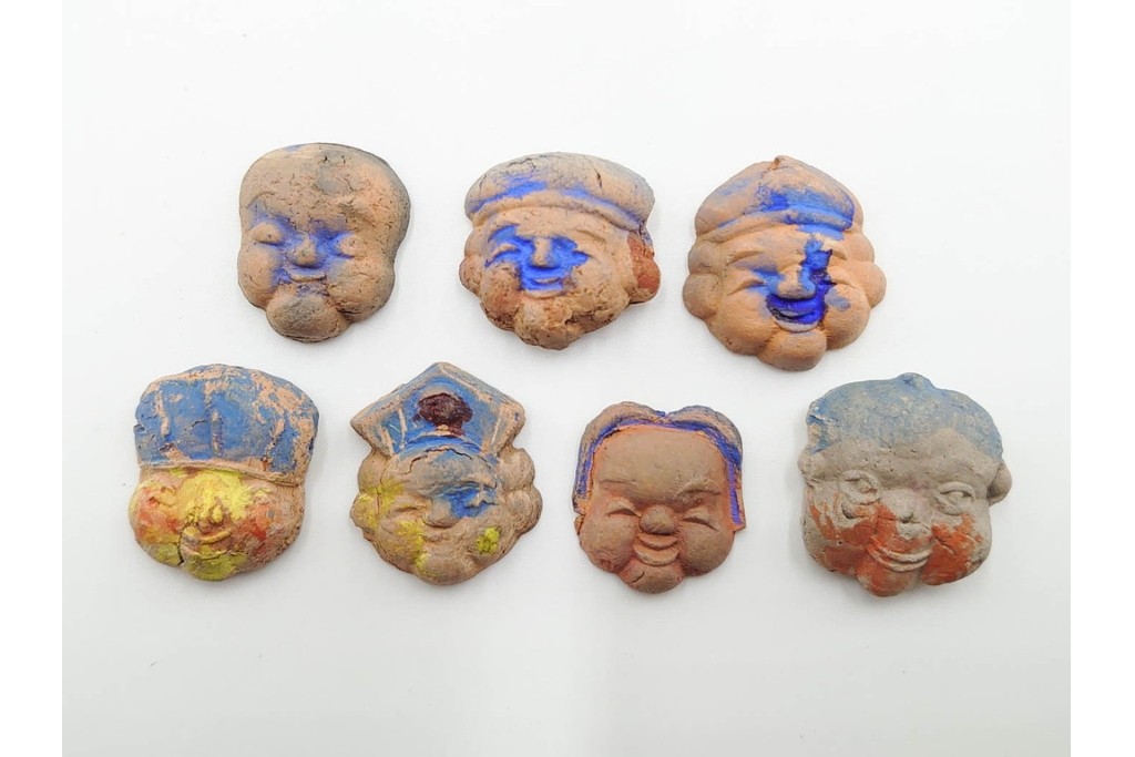 時代物　表情豊かな七福神などの泥面子40点セット　(R-086296)