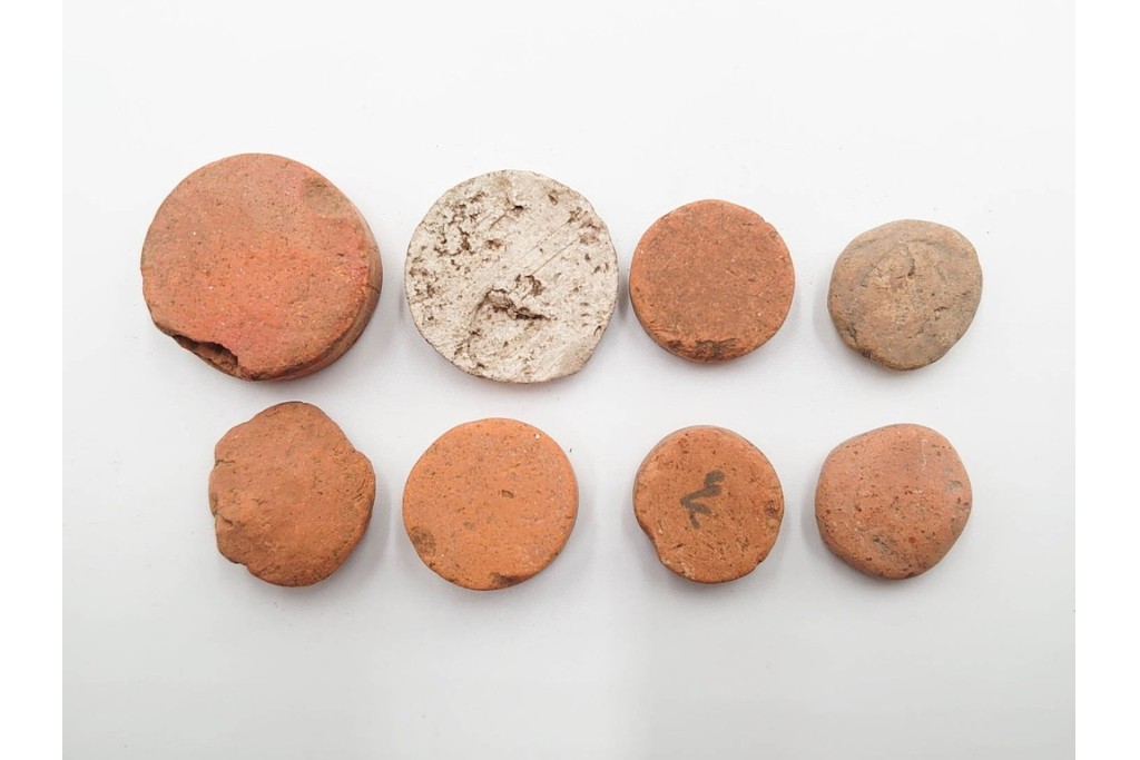 時代物　表情豊かな七福神などの泥面子40点セット　(R-086296)