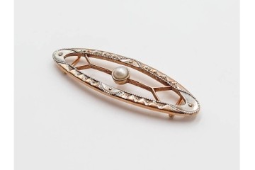 K18(18金)　真珠(パール)の装飾が上品な帯留　(R-086302)