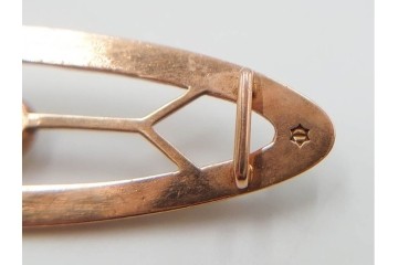 K18(18金)　真珠(パール)の装飾が上品な帯留　(R-086302)