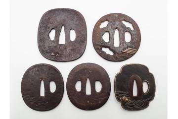 時代武具　竪丸形・丸形・木瓜形　蜻蛉や七福神、魚子地に鶴と亀などの鍔5点セット　(R-086304)