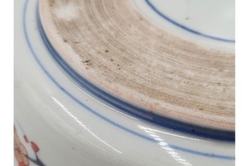 江戸期　古伊万里　染錦　菖蒲・梅模様の意匠が華やかな中皿　(R-086306)