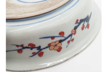 江戸期　古伊万里　染錦　菖蒲・梅模様の意匠が華やかな中皿　(R-086306)