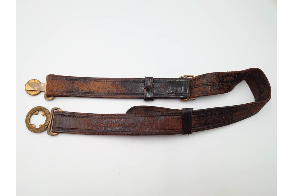 旧日本軍　中国・台湾総督府関連　円形意匠のベルト&バックル　(R-086307)