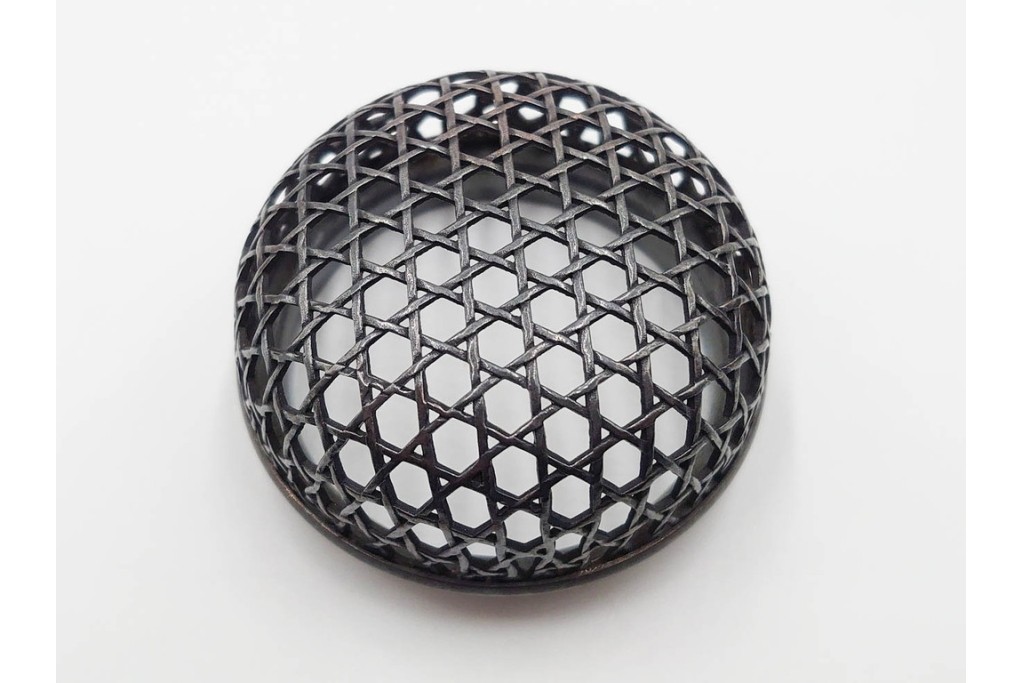 片山雅博　加賀蒔絵　梨地に螺鈿細工と金彩が見事な蒔絵瑞龍香炉　共箱付き　(R-086308)