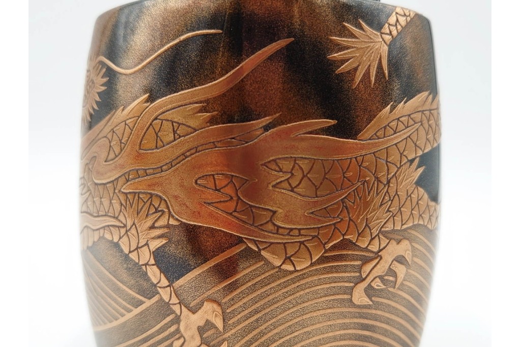 片山雅博　加賀蒔絵　梨地に螺鈿細工と金彩が見事な蒔絵瑞龍香炉　共箱付き　(R-086308)