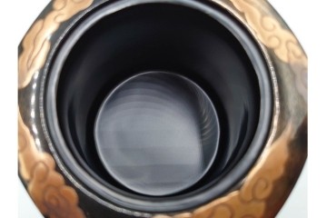 片山雅博　加賀蒔絵　梨地に螺鈿細工と金彩が見事な蒔絵瑞龍香炉　共箱付き　(R-086308)