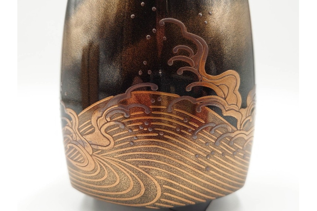 片山雅博　加賀蒔絵　梨地に螺鈿細工と金彩が見事な蒔絵瑞龍香炉　共箱付き　(R-086308)