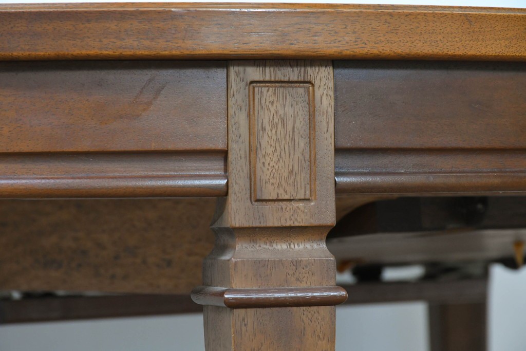 中古　maruni(マルニ木工)　地中海ロイヤルシリーズ(ROYAL)　端正な脚部と柔らかな輪郭が調和するエクステンションテーブル　定価約33万円　(R-086311)