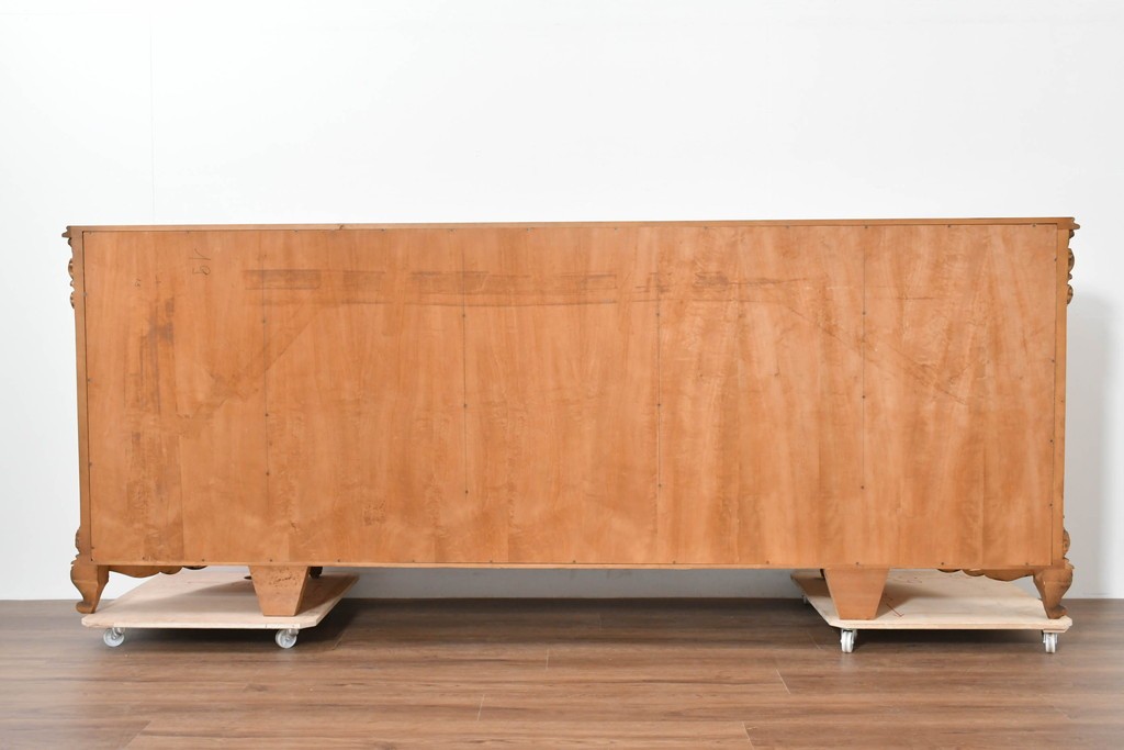 中古　イタリア製　美品　美しい彫刻装飾とマーケットリーが施された特大サイズ(幅2.5メートル)のサイドボード　定価約175万円　(R-086312)