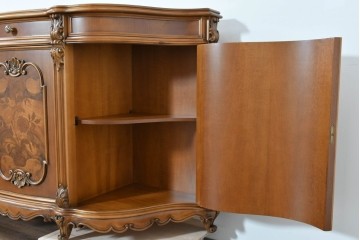 中古　イタリア製　美品　美しい彫刻装飾とマーケットリーが施された特大サイズ(幅2.5メートル)のサイドボード　定価約175万円　(R-086312)