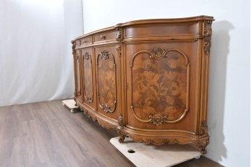中古　イタリア製　美品　美しい彫刻装飾とマーケットリーが施された特大サイズ(幅2.5メートル)のサイドボード　定価約175万円　(R-086312)