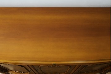中古　イタリア製　美品　美しい彫刻装飾とマーケットリーが施された特大サイズ(幅2.5メートル)のサイドボード　定価約175万円　(R-086312)