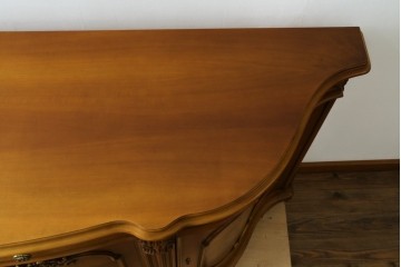 中古　イタリア製　美品　美しい彫刻装飾とマーケットリーが施された特大サイズ(幅2.5メートル)のサイドボード　定価約175万円　(R-086312)