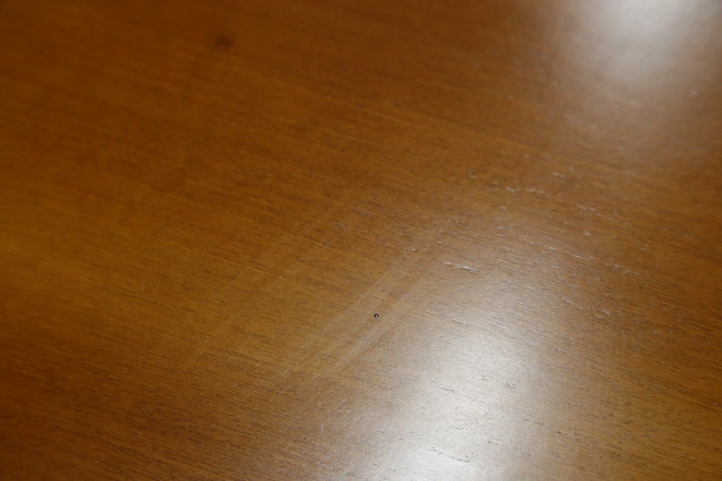 中古　イタリア製　美品　美しい彫刻装飾とマーケットリーが施された特大サイズ(幅2.5メートル)のサイドボード　定価約175万円　(R-086312)